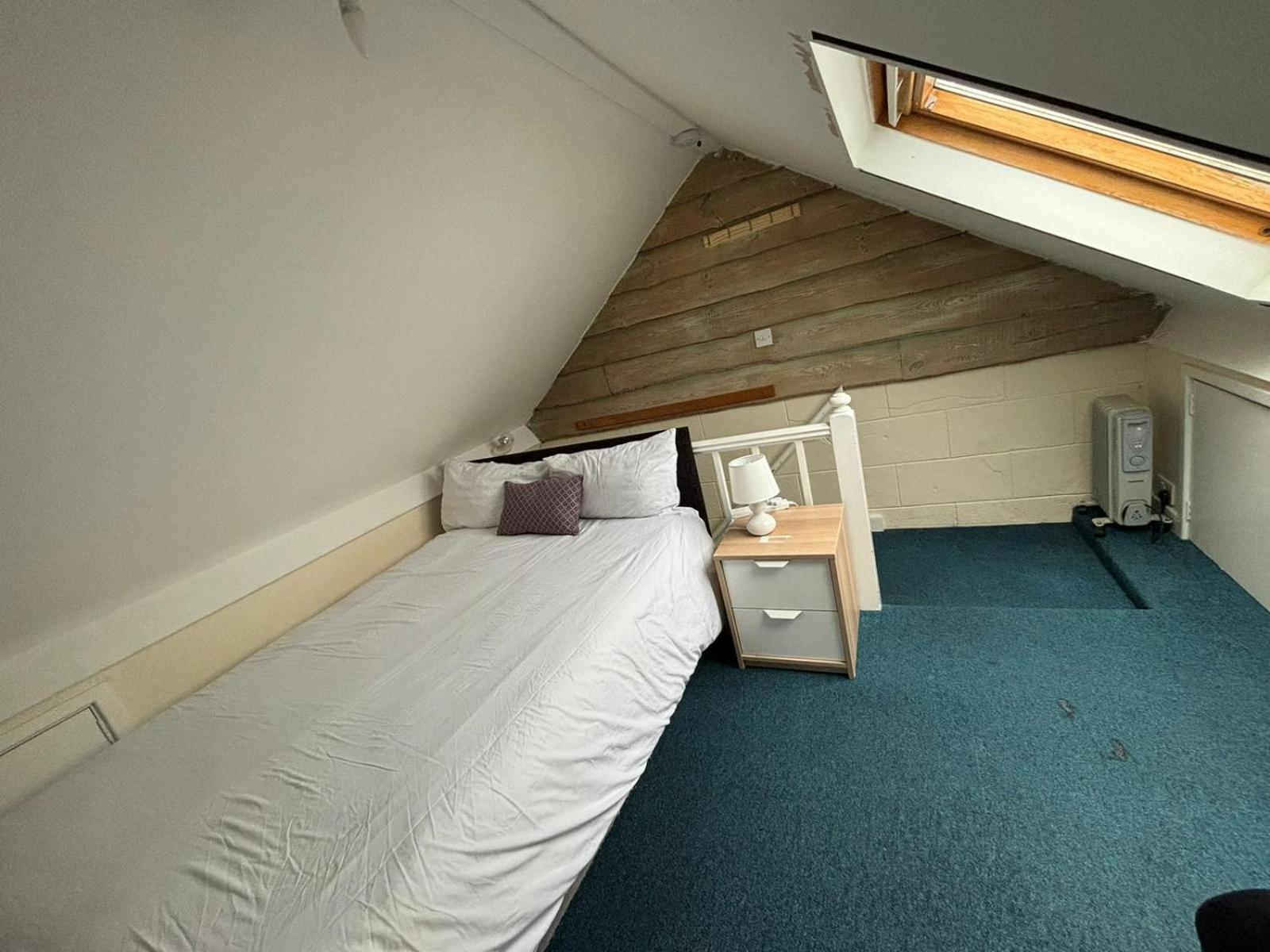 Hotel Shared House In Chakeshill Drive Bristol Exteriér fotografie
